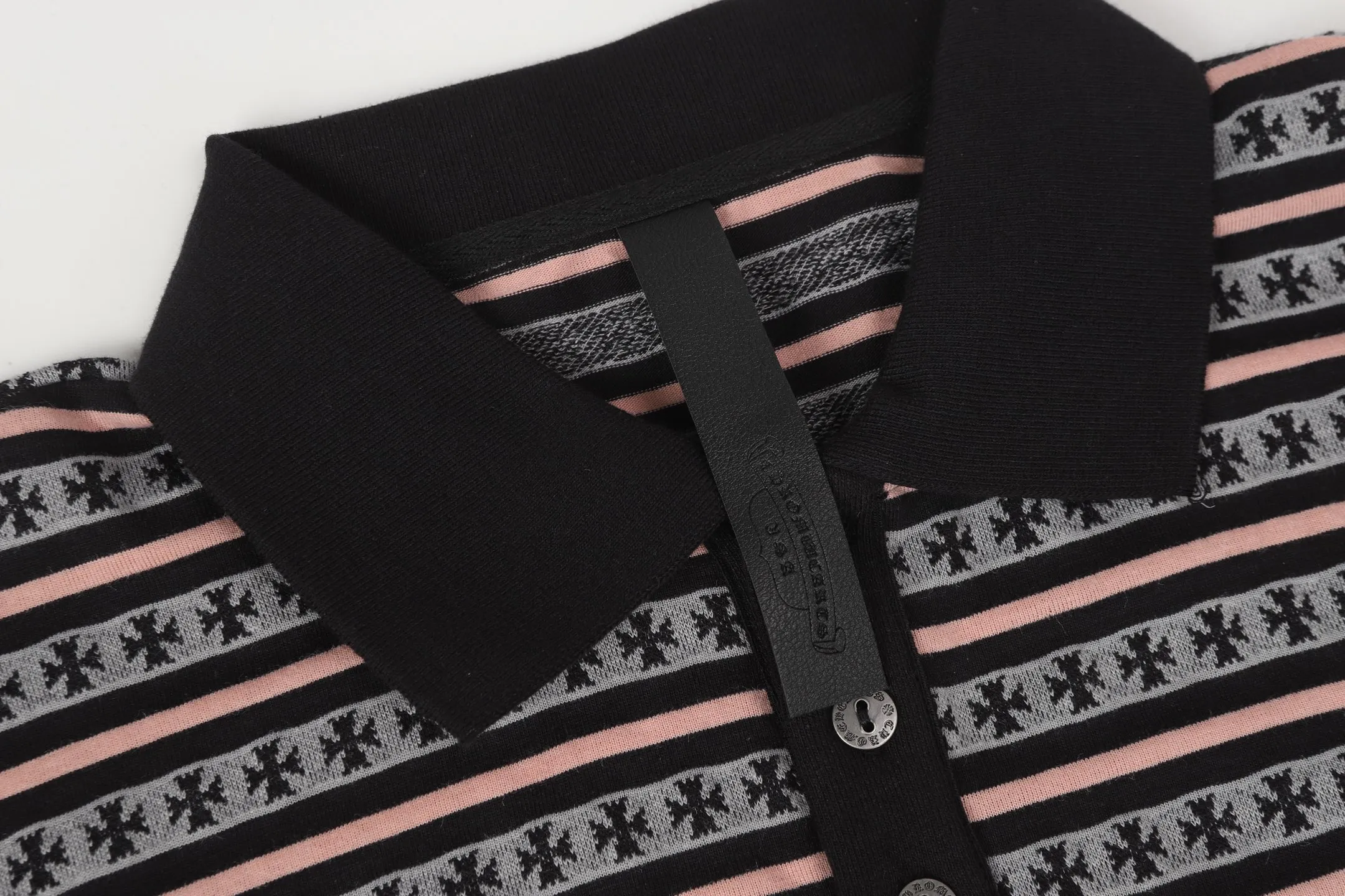 P190 -Chrome Hearts/Chrome Hearts 25ss season's most popular striped yarn-dyed long-sleeved T-shirt -High weight, high density and high quality. The wool is soft, delicate and skin-friendly. It feels soft and silky. It has excellent warmth and skin-friendly properties. -Customized weaving and dyeing, no color difference, no matter the fabric or workmanship details, beat the ordinary version on the market. -Colour: black, gray, blue, pink, green -Size: S M L XL